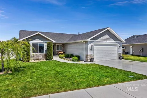 1202 Noah Dr, Rupert, ID 83350