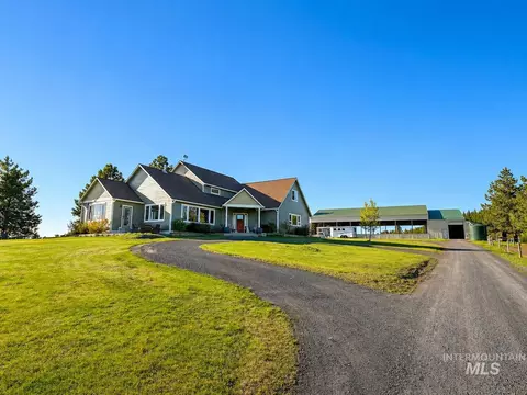 1049 Libey Rd, Viola, ID 83872