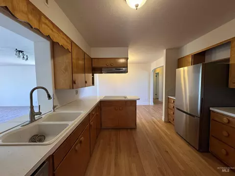 Kitchen - 1119 E 3600 N, Buhl, ID 83316 photo 4 of 6