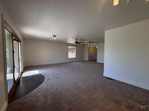 Living - 1119 E 3600 N, Buhl, ID 83316 photo 9 of 9