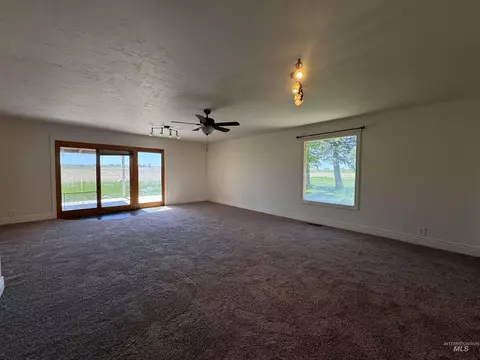 Living - 1119 E 3600 N, Buhl, ID 83316 photo 8 of 9