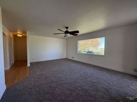 Living - 1119 E 3600 N, Buhl, ID 83316 photo 3 of 9