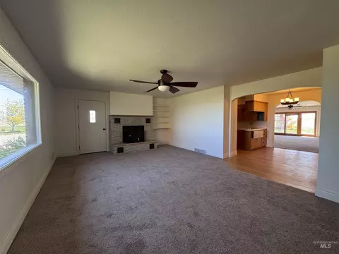 Living - 1119 E 3600 N, Buhl, ID 83316 photo 2 of 9
