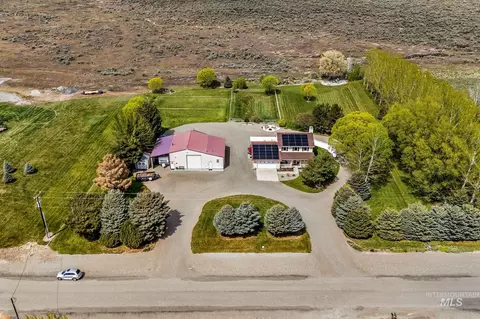 12 W Huyser Dr, Shoshone, ID 83352