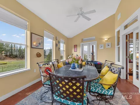 Dining - 10885 Callender Rd, Cascade, ID 83611 photo 4 of 4