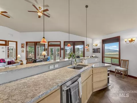 Kitchen - 10885 Callender Rd, Cascade, ID 83611 photo 1 of 4