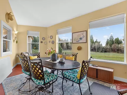 Dining - 10885 Callender Rd, Cascade, ID 83611 photo 3 of 4
