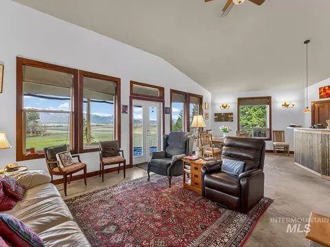 Living - 10885 Callender Rd, Cascade, ID 83611 photo 1 of 3