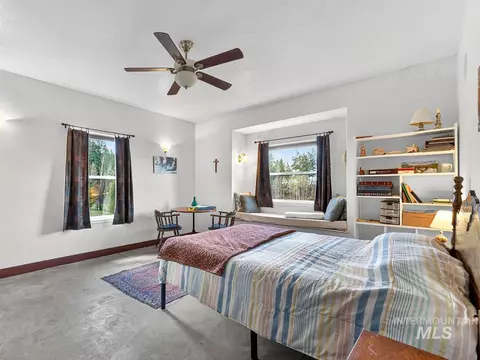 Bedroom - 10885 Callender Rd, Cascade, ID 83611 photo 1 of 4