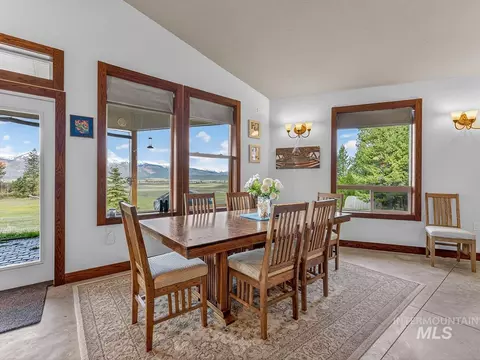 Dining - 10885 Callender Rd, Cascade, ID 83611 photo 1 of 4