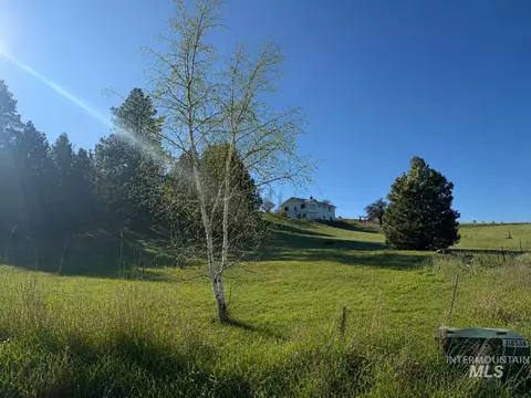 1165 Paradise Ridge Rd, Moscow, ID 83843
