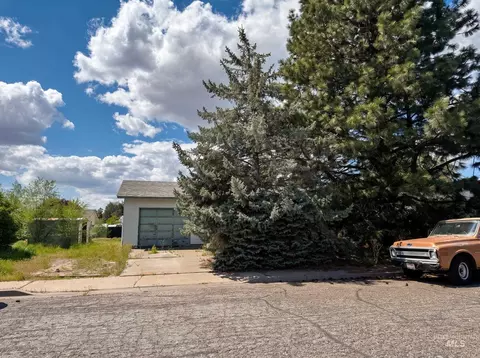 1305 N 2nd E, Mountain Home, ID 83647 photo 4
