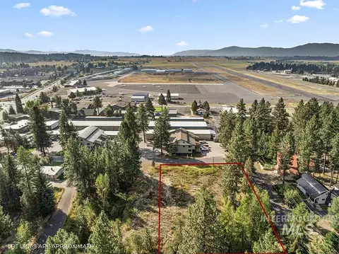 303 Mcbride St, Mccall, ID 83638 photo 3