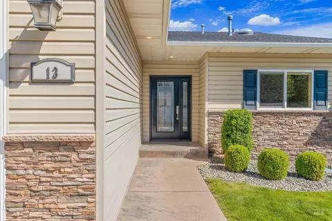 910 Vineland Dr #13, Clarkston, WA 99403