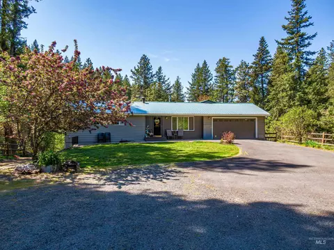 1140 Lyon Rd, Moscow, ID 83843