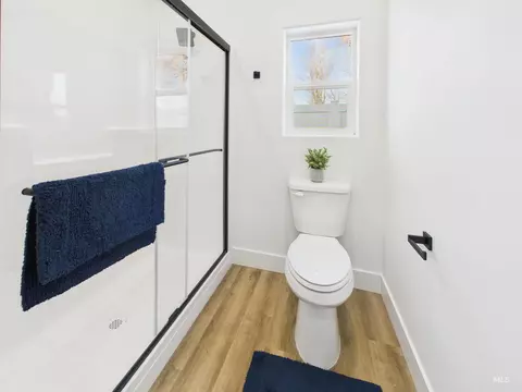 Bath - 1216 Bronze Dr, Rupert, ID 83350 photo 2 of 4