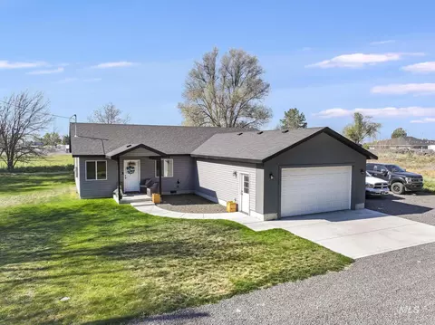 147 N Nampa, Wendell, ID 83355