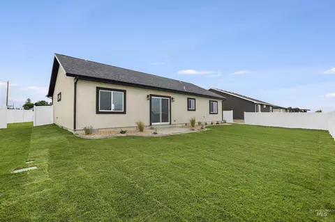Exterior - 1401 Leslie Dr, Jerome, ID 83338 photo 3 of 11