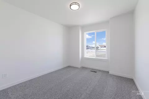 Bedroom - 1401 Leslie Dr, Jerome, ID 83338 photo 3 of 4