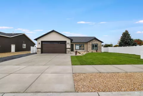 Exterior - 1401 Leslie Dr, Jerome, ID 83338 photo 6 of 11
