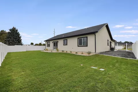 Exterior - 1401 Leslie Dr, Jerome, ID 83338 photo 1 of 11