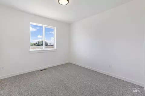 Bedroom - 1401 Leslie Dr, Jerome, ID 83338 photo 1 of 4