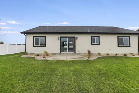 Exterior - 1401 Leslie Dr, Jerome, ID 83338 photo 2 of 11