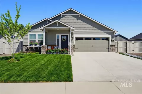 1354 Hayhook St, Middleton, ID 83644