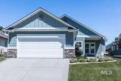 10500 W Waterway Ct, Garden City, ID 83714