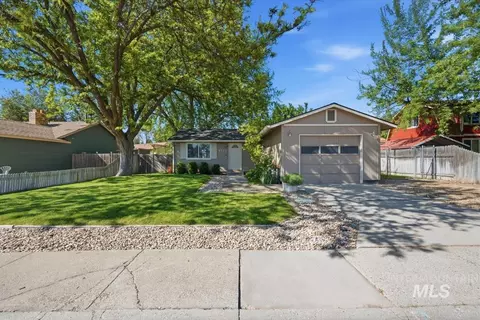 8702 W Holbrook Ave, Boise, ID 83704