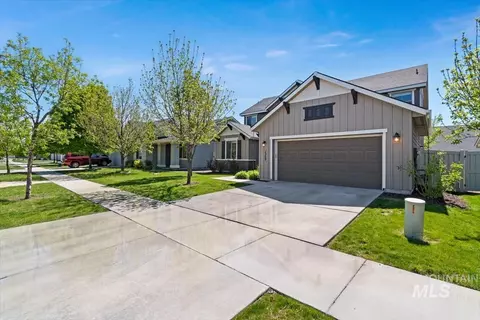 1359 W Sagwon Dr, Kuna, ID 83634