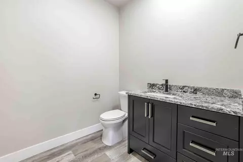 Bath - 582 Moonbeam Way, Twin Falls, ID 83301 photo 2 of 3
