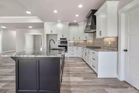Kitchen - 582 Moonbeam Way, Twin Falls, ID 83301 photo 2 of 6