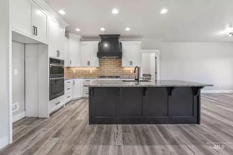 Kitchen - 582 Moonbeam Way, Twin Falls, ID 83301 photo 3 of 6