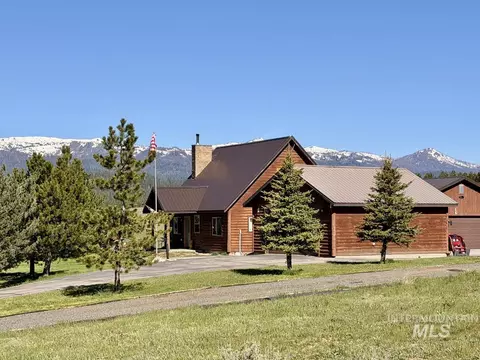 10307 Emma Loop, Cascade, ID 83611