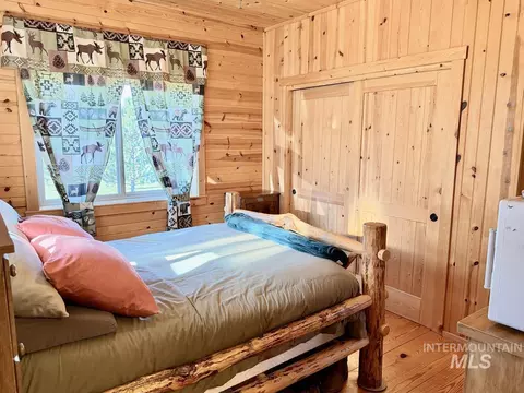 Bedroom - 10307 Emma Loop, Cascade, ID 83611 photo 1 of 1