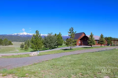 Exterior - 10307 Emma Loop, Cascade, ID 83611 photo 4 of 5