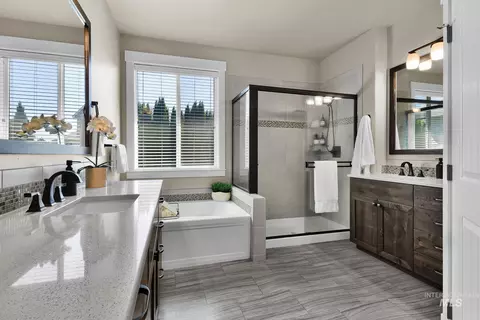 Bath - 904 N Tullshire Way, Eagle, ID 83616 photo 3 of 6