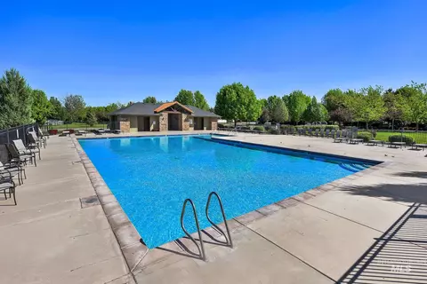 Exterior - 904 N Tullshire Way, Eagle, ID 83616 photo 9 of 9