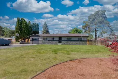 20803 N Friends Rd, Greenleaf, ID 83626