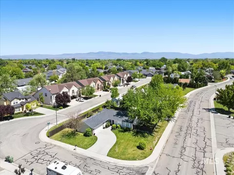 2560 N Richter Ave, Meridian, ID 83646
