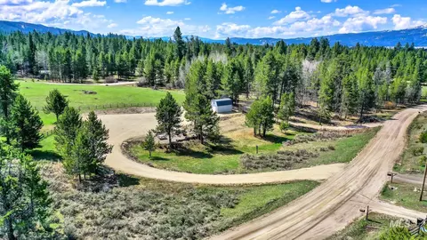 13 Nugget Dr, Cascade, ID 83611