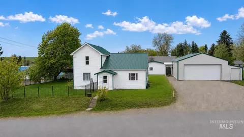 712 3rd Ave, Nezperce, ID 83543