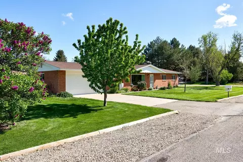 2170 E Karen Dr, Meridian, ID 83646