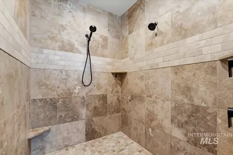 Bath - 2036 N Bella Strada Way, Eagle, ID 83616 photo 6 of 6