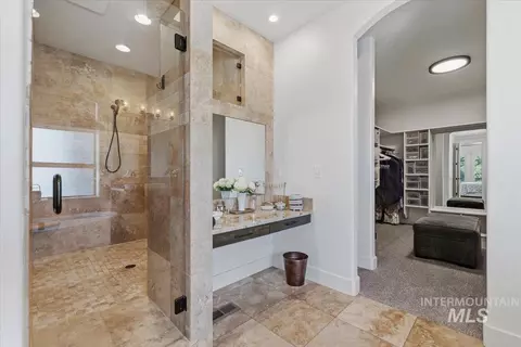 Bath - 2036 N Bella Strada Way, Eagle, ID 83616 photo 5 of 6