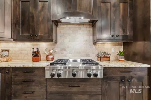 Kitchen - 2036 N Bella Strada Way, Eagle, ID 83616 photo 4 of 4