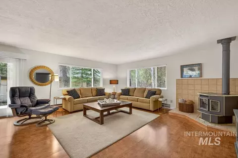 Living - 1007 Evergreen Dr, Mccall, ID 83638 photo 1 of 1
