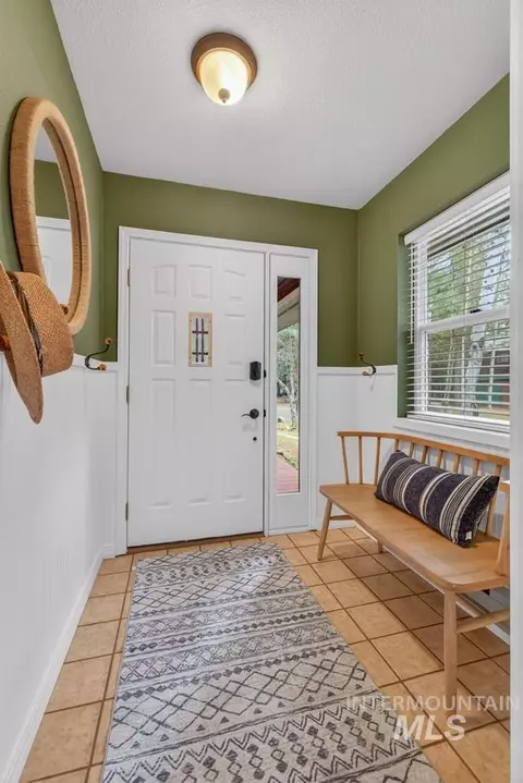 Entry Way - 1007 Evergreen Dr, Mccall, ID 83638 photo 1 of 1