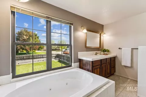 Bath - 14906 Eagle Dr, Caldwell, ID 83607 photo 1 of 3